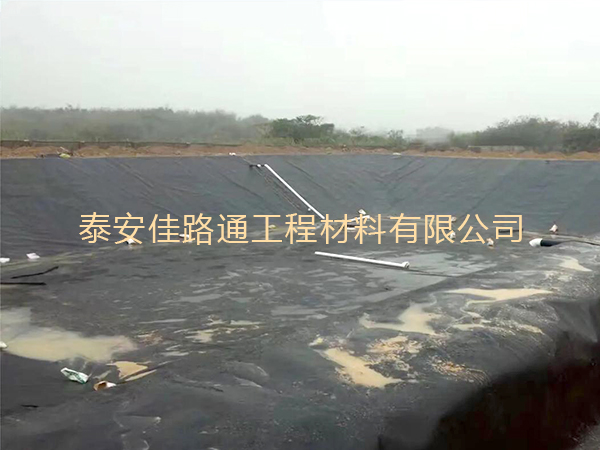 鹽場(chǎng)魚(yú)蝦養殖防滲膜使用壽命探析 鹽場(chǎng)魚(yú)蝦養殖防滲膜使用壽命探析
